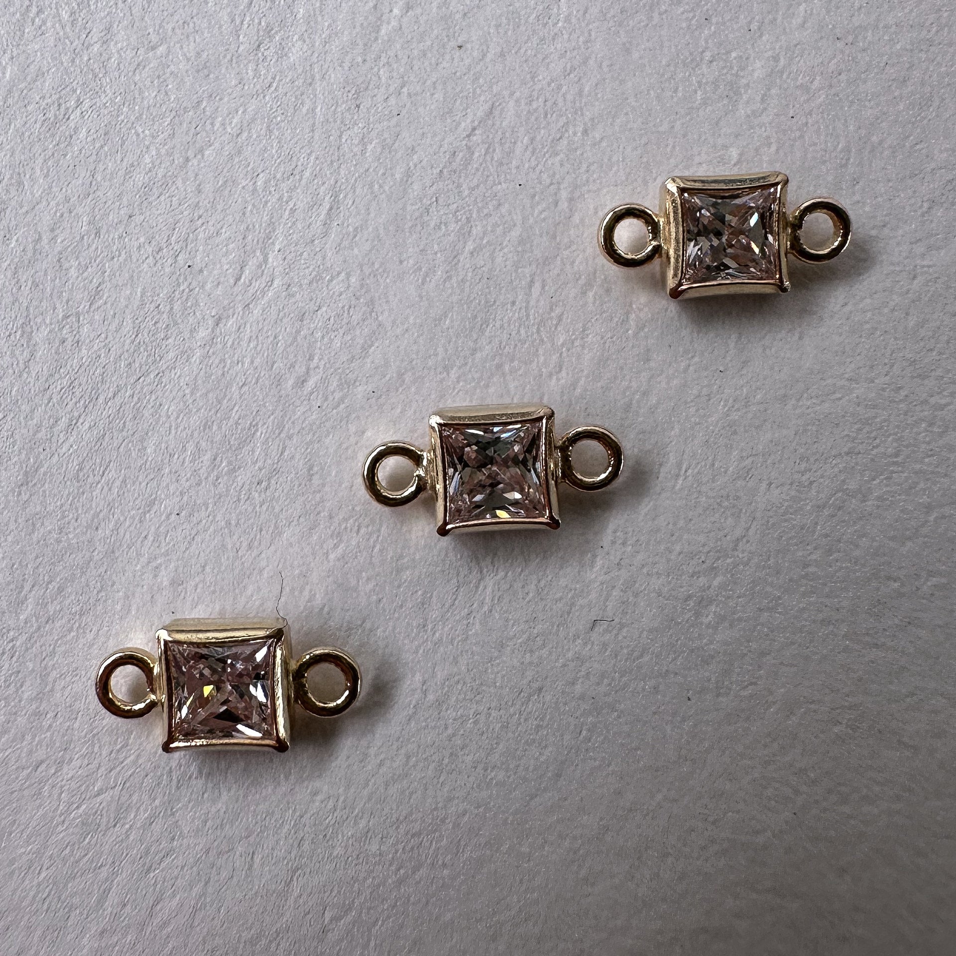 Square CZ Connector