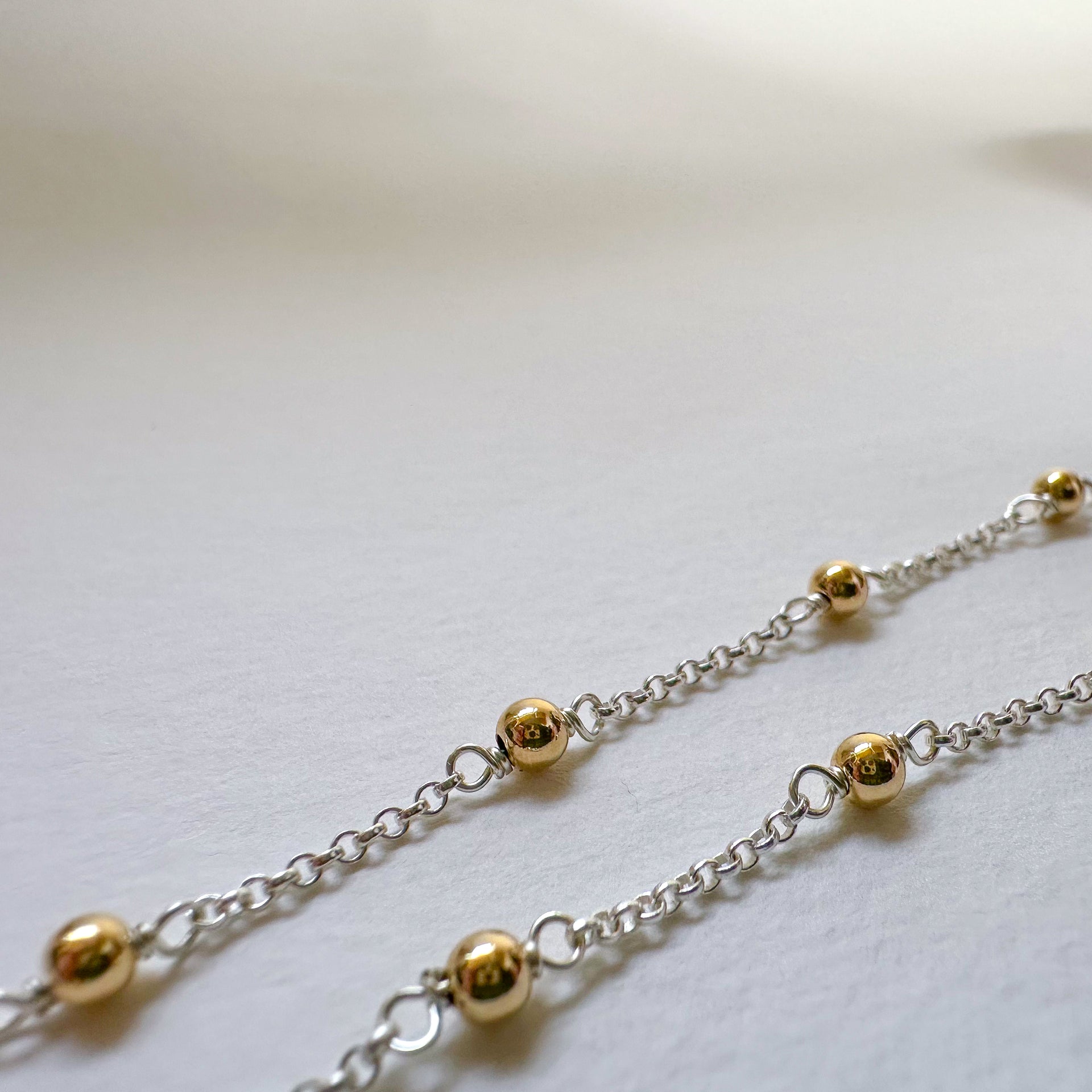 Two-tone Satellite Chain