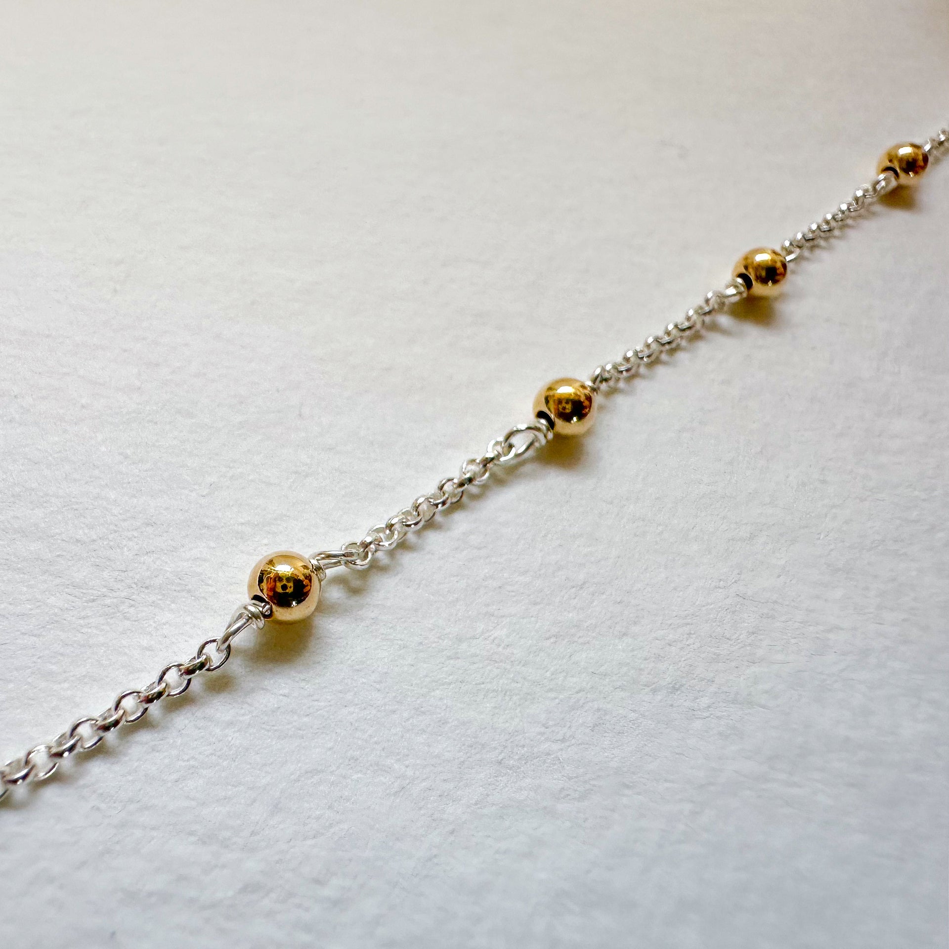 Two-tone Satellite Chain