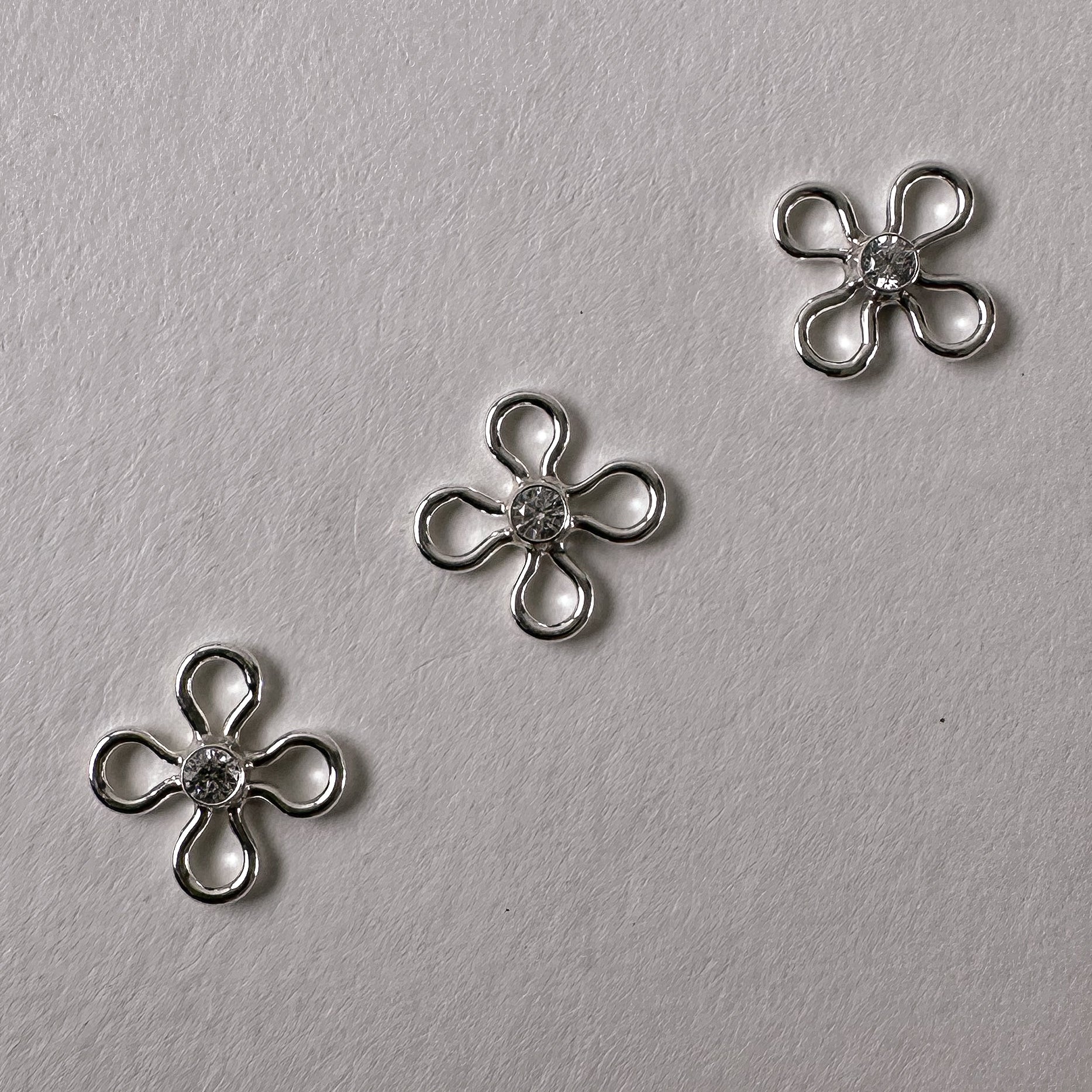 Flower CZ Connector