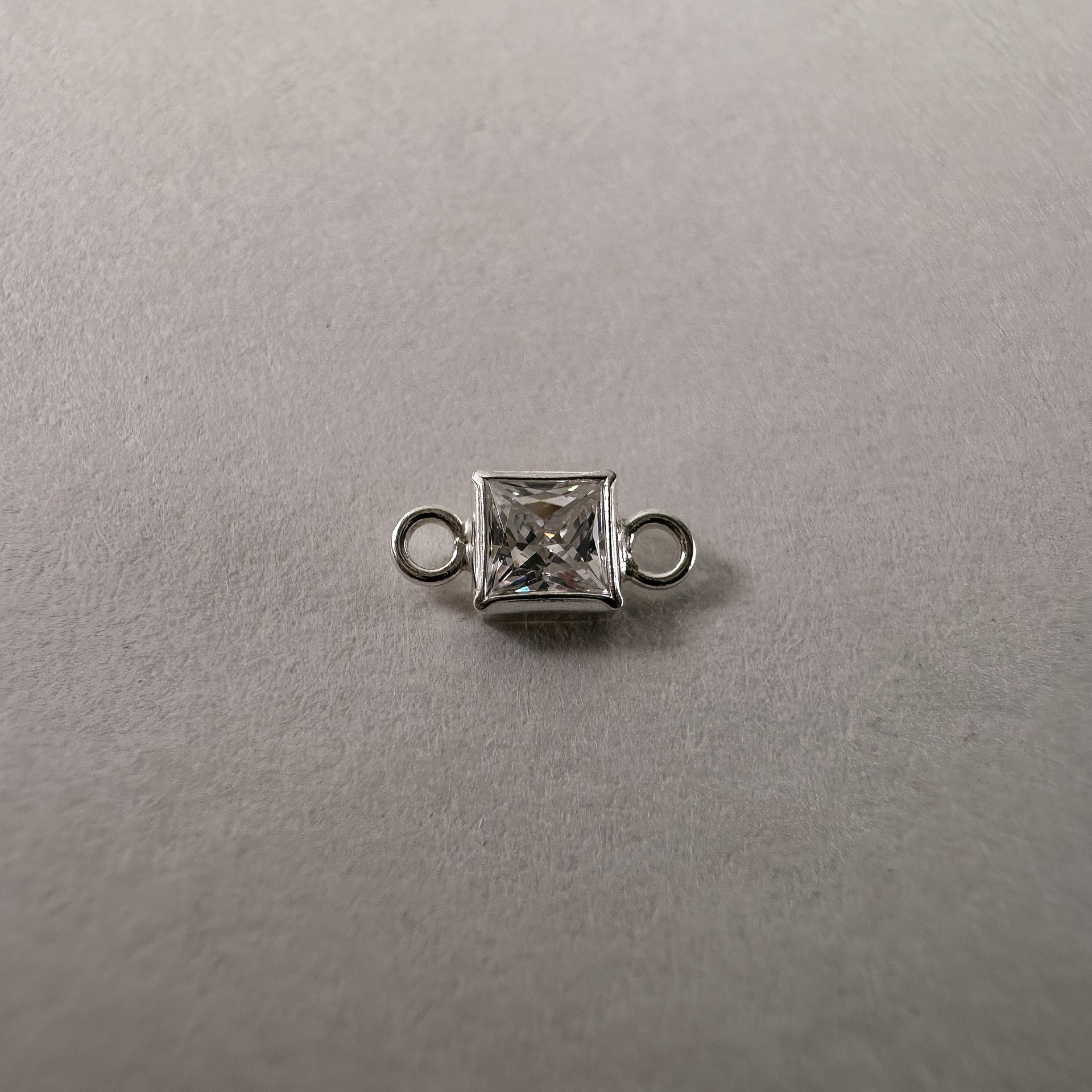 Square CZ Connector