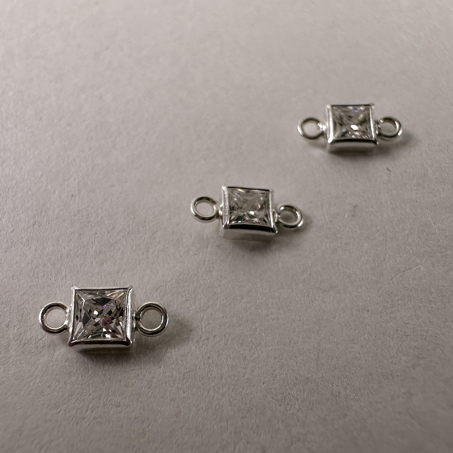 Square CZ Connector